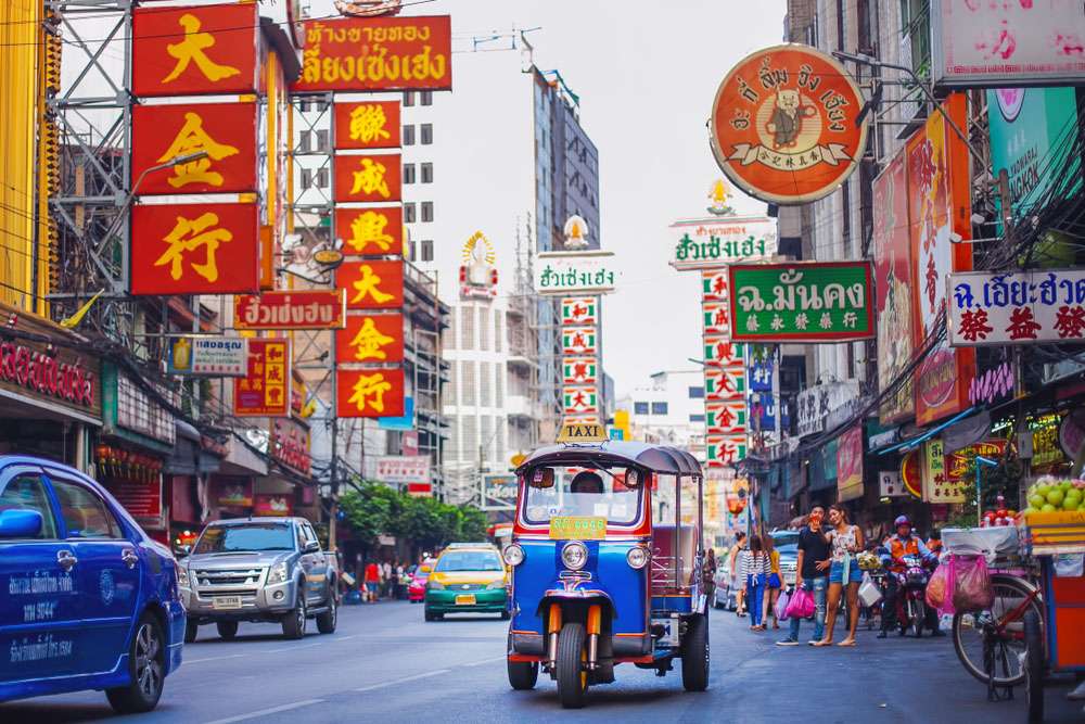 Tuk tuk à Chinatowwn, bangkok, thailande